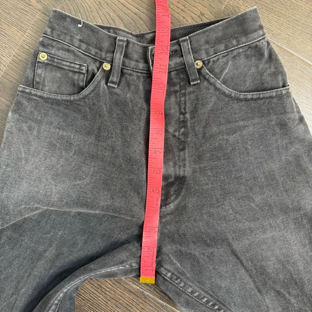 Guess High Rise Women’s Jeans in Washed Black - Picture 8 of 10